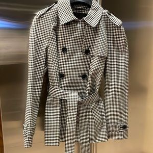 Ladies short Coach trench coat, new with tags.